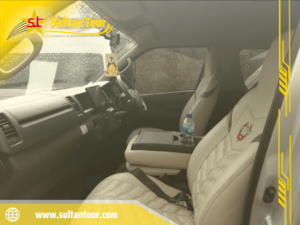 B16-Interior-MB-Hiace-Lux-2.webp4