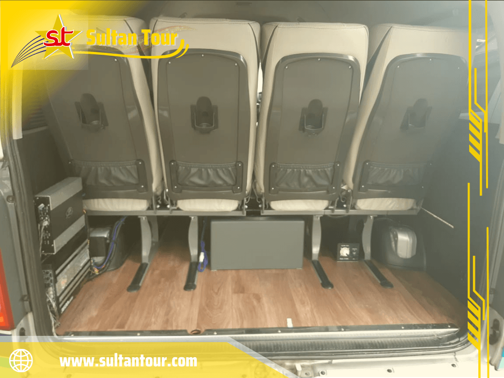 B16-Interior-MB-Hiace-Lux-3.webp5